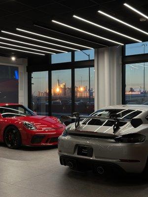 SHOWROOM