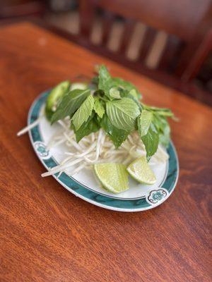 Pho toppings