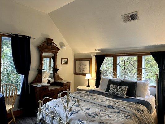 Lost Whale Bed & Breakfast Inn