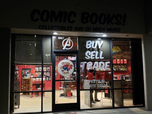 Cool comic shop! Bought many comics (2.99 - 6.99) for my niece. Thor, Spiderman and Ironman! Owner is a master of his collecting craft!