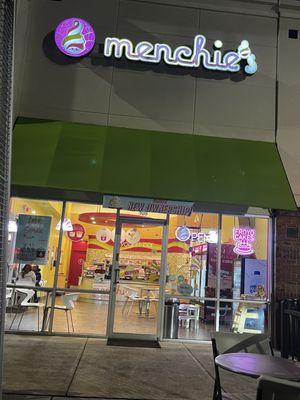 Menchie's Frozen Yogurt