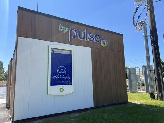 bp pulse Charging Station