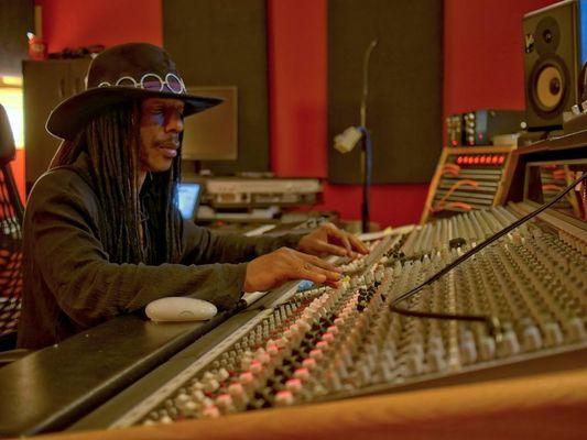 Grammy Award Winning Producer Tiger Roberts