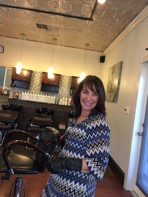Amy! So happy at Salon di Sorelle!!