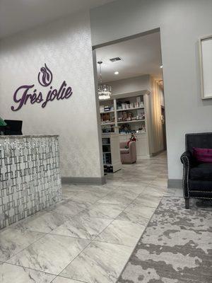 Trés Jolie Medical Spa