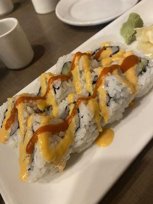 $9 SPICY SCALLOP ROLL (scallop+avo) & NEGI YELLOWTAIL ROLL (yellowtail+cucumber): they look identical cause the sauce covers the inside.