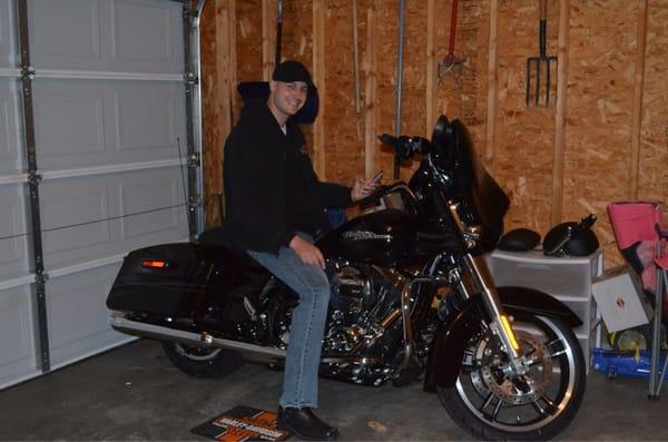Just pulled in the garage with my new 2014 HD Street Glide Special!
