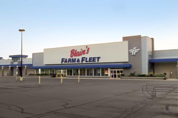 BLAIN'S FARM & FLEET - Freeport, IL