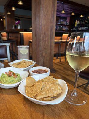 Sauvignon blanc, house margarita, house chips and salsa, guacamole