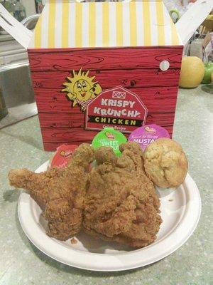 Dark meat, sauces and biscuit