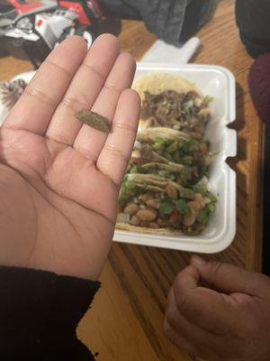 Por poco y me quebró los dientes con estas piedras .,,, jamás volveré a ese lugar 