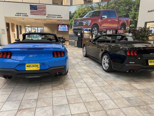 Great customer service! Always feel welcome when walking in the doors! Love how there is an area for refreshments and popcorn!