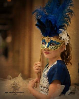 I wanted a vintage look for her hair, and something to highlight the headpiece.