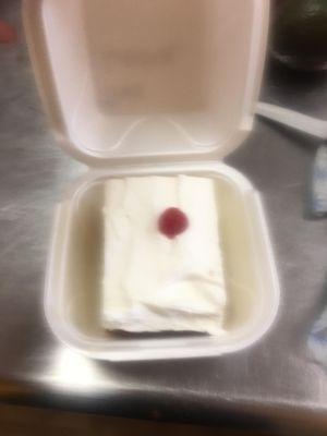 Tres leche my favorite!!! Nice small cafe with great food. Can't beat $7 for lunch and forget doordash because they deliver. Must GO!