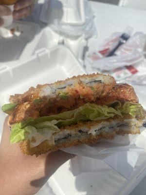 Burger with tuna ("bun is fried rice and nori)