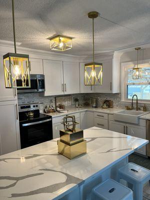 Island & perimeter countertops