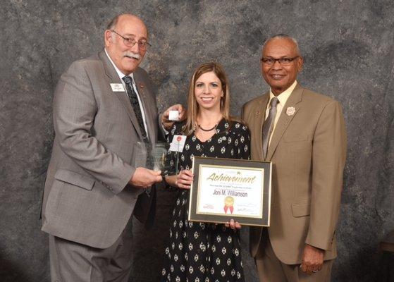 ERA Martin Associates President, Joni Martin Williamson completes Leadership course and wins top awards.