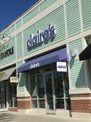 Claire's of Hingham -- Derby Street Shoppes : 98 Derby Street, Hingham Storefront