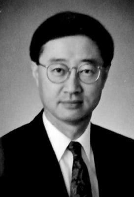 Dr. William C. Kim