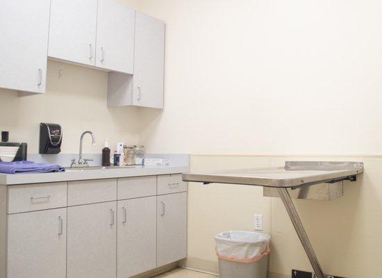 Low Cost Spay/Neuter Clinic