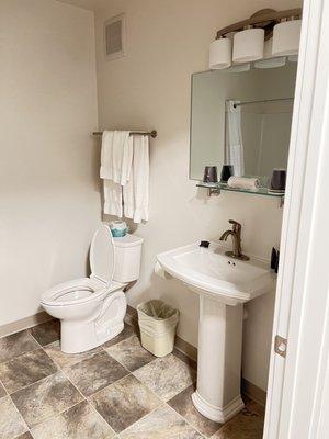 Very clean bathroom