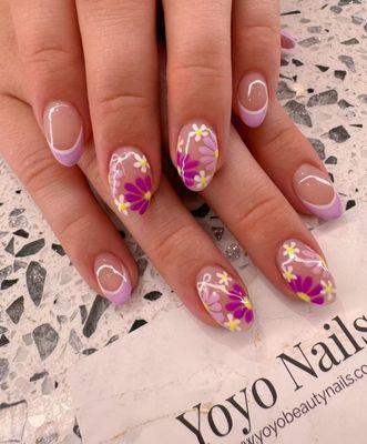 Yoyo Nails