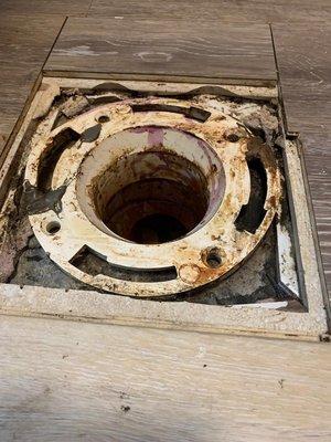 broken flange before repair by Lakeside