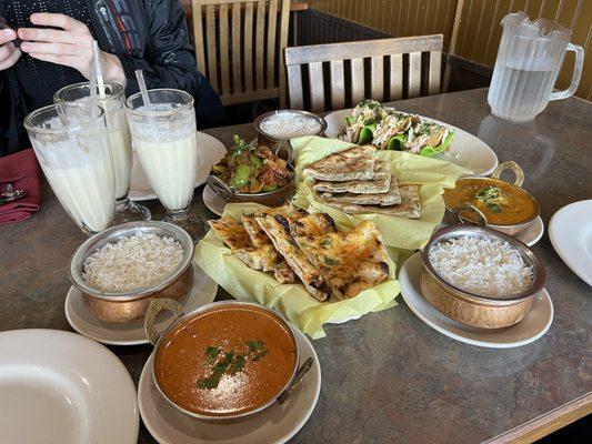 Butter Chicken, Onion Kulcha, Spinach Garlic Naan, Chicken Sadabahar, Paneer Taco