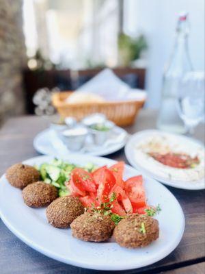 Falafel looks like it came out of a magazine! So beautiful
