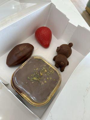 Cacao bean desert Strawberry desert Dubai tres leches Dubai chocolate bear