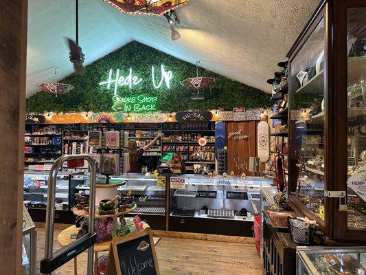 HEDZ UP head shop & apparel