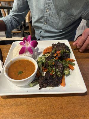 Skirt steak with rice, beans, fresh veggies