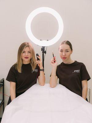 Florida summer = no time for makeup
Powder Brows, Lip Blush, and Lashline Enhancement that stay flawless in the heat.
Done at PMU Culture