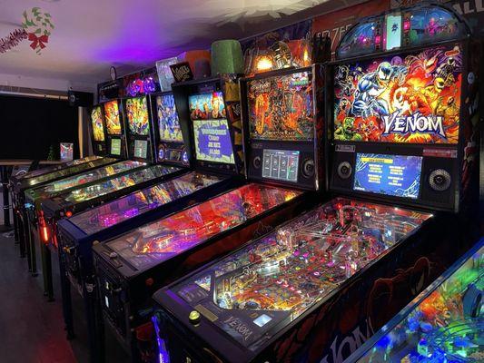 Outlanes Pinball Lounge
