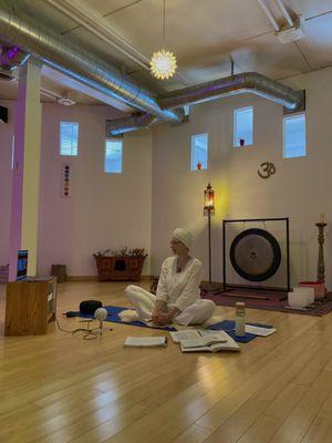 Shabad Kaur Khalsa teaching a hybrid Women's Workshop.