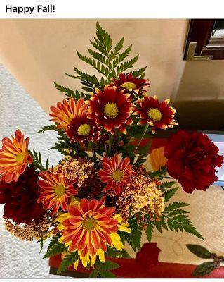 Gorgeous Pied Piper fall flower arrangement!