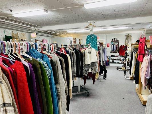 Many Hand's Thrift Shoppe