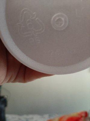 24oz cup passing it as a 32oz