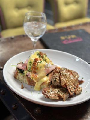 Sur Restaurant & Lounge