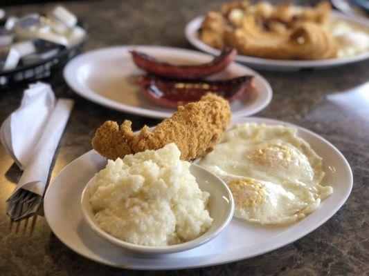 Catfish plate and a side of hotlinks