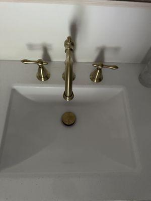 New bathroom fixture and sink