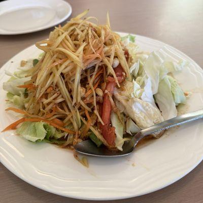 Som Tum (papaya salad - mild) 5/5