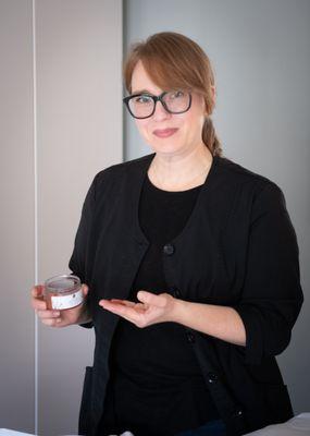 EVA CLAIBORNE beauty & wellness