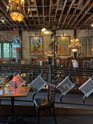 McMenamins Kennedy School