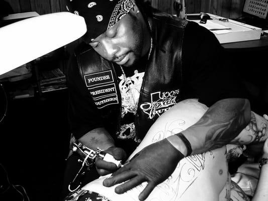 Skin Tight Tattooz And Body Piercing