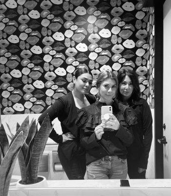 L&P powder room selfie