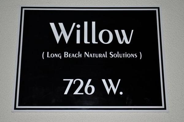 Simple black n white storefront