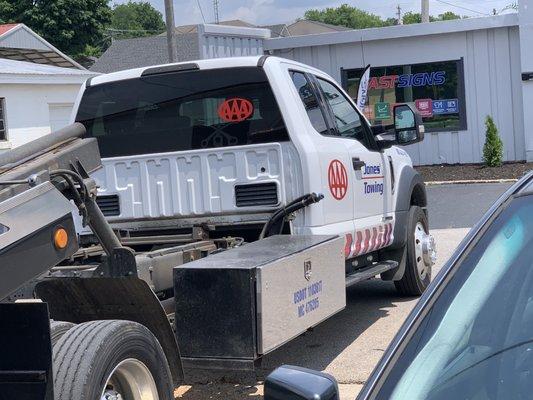 Jones Automotive & Towing