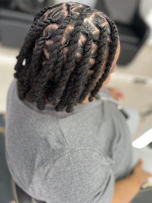 Two strands twist in a bob