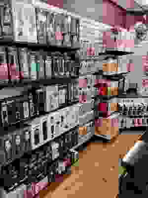 Porno bezorilik sut quyish Porno: Erkakning eshagi yorilib ketdi.